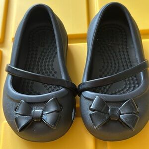 CROCS Black Bow Kids Dress Shoes
